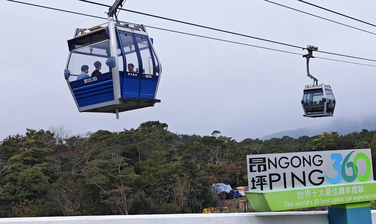 Trải nghiệm cáp treo Ngong Ping
