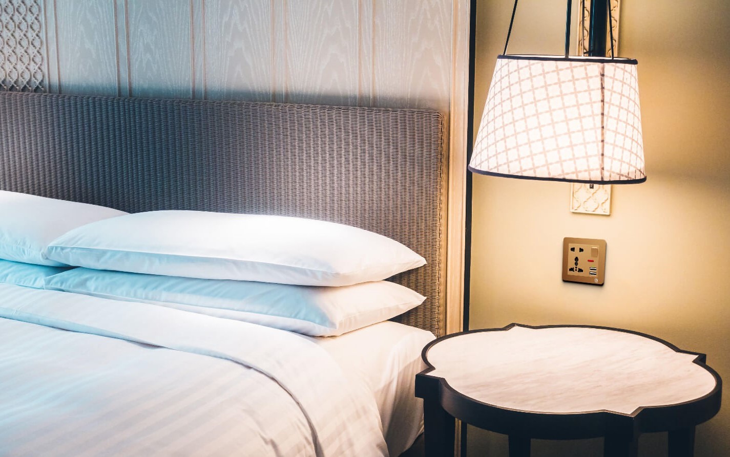 Thiết kế ổ cắm đa năng tại các khách sạn hiện đại